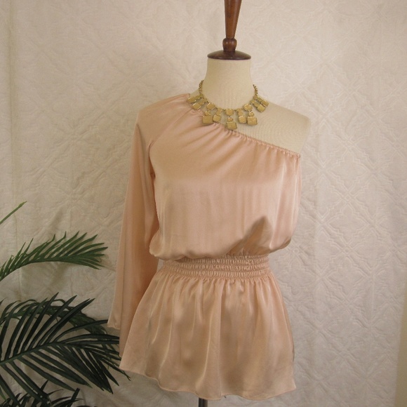 Ali & Kris Champagne Satin One Shoulder Top - Picture 1 of 7